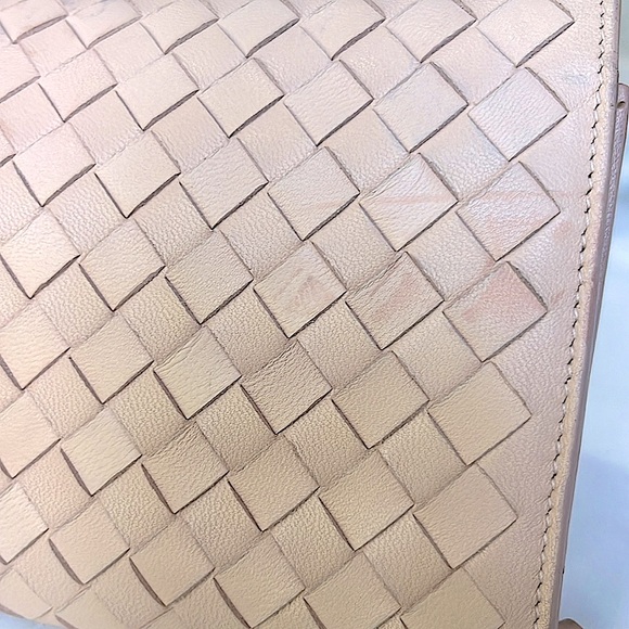 Bottega Veneta leather wallet with snap - Picture 13 of 14